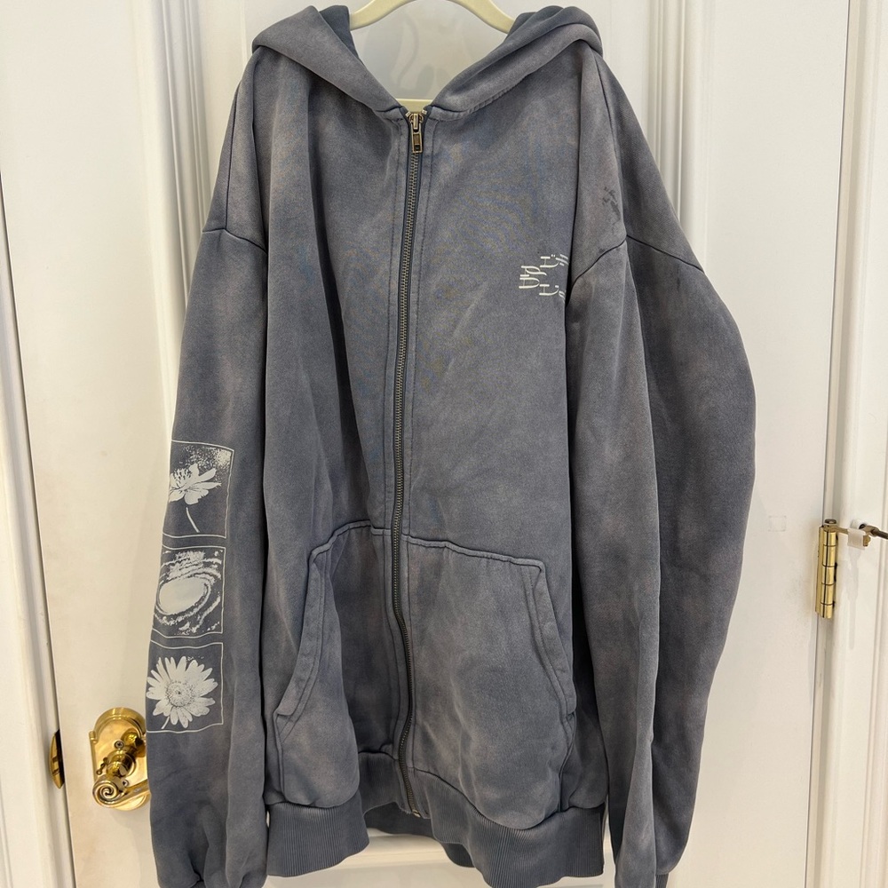 Rufus Du Sol Gray Zip-Up Hoodie with Graphic Design